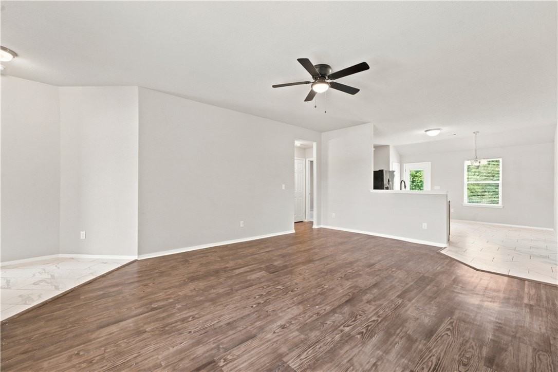 802 Sw Green World St - Photo 5 of 22
