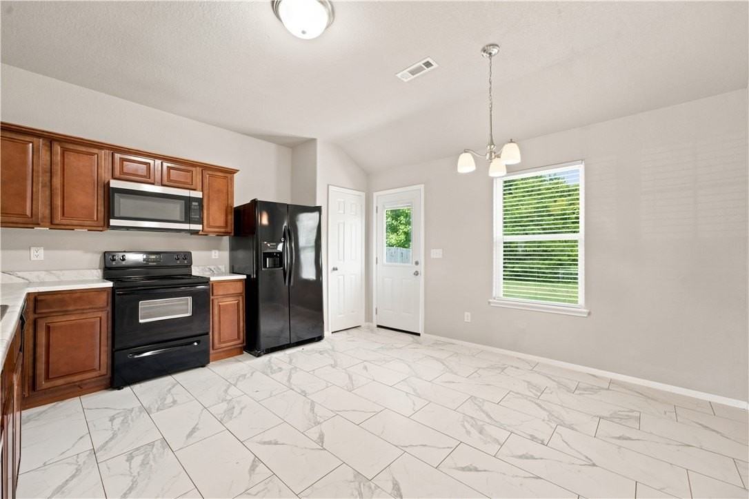 802 Sw Green World St - Photo 6 of 22