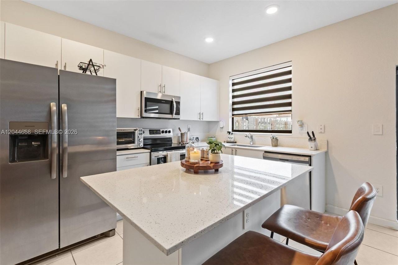 11844 Sw 247th Ter - Photo 2 of 8