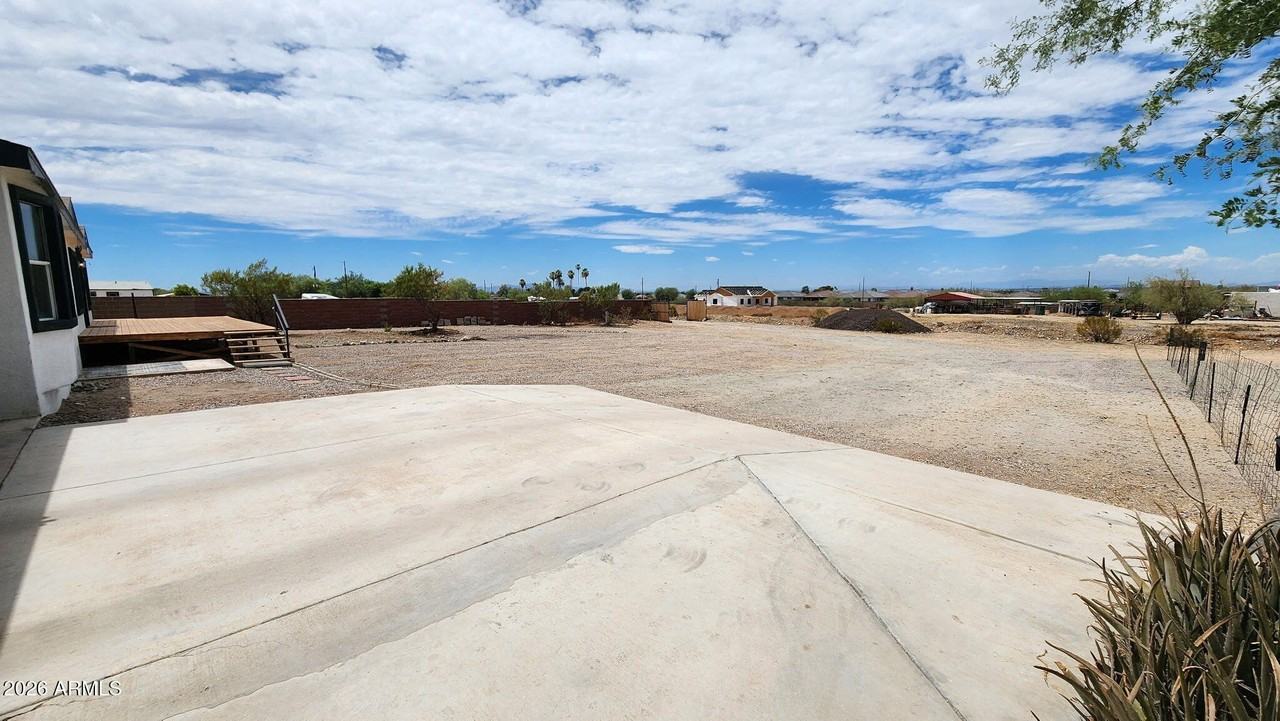 9647 S 30th Dr - Photo 2 of 17