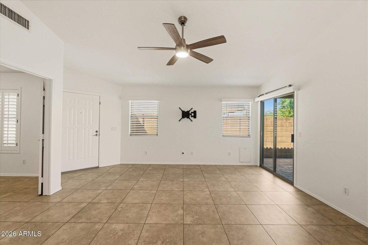 2212 E Vista Bonita Dr - Photo 6 of 23