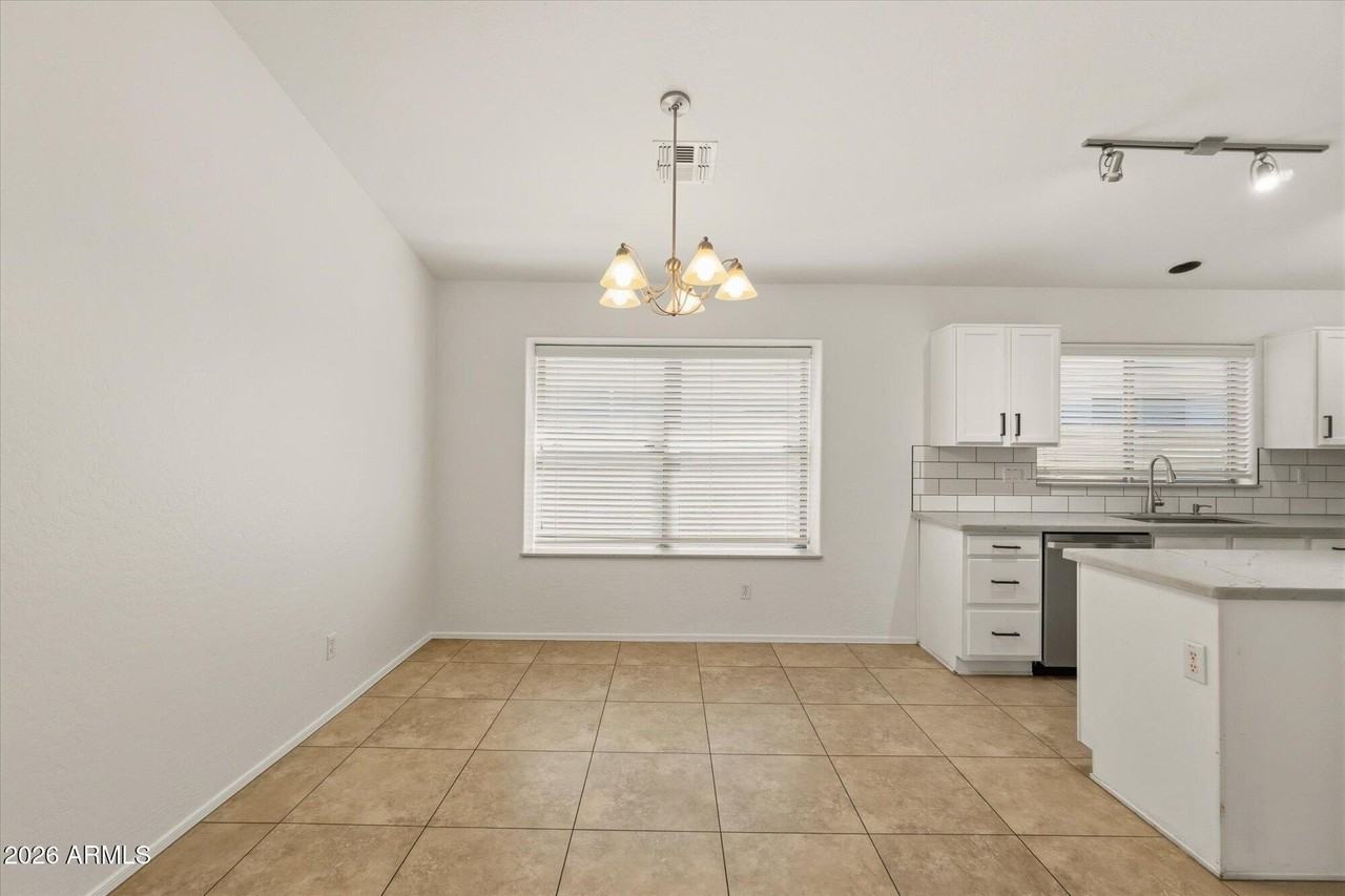 2212 E Vista Bonita Dr - Photo 7 of 23