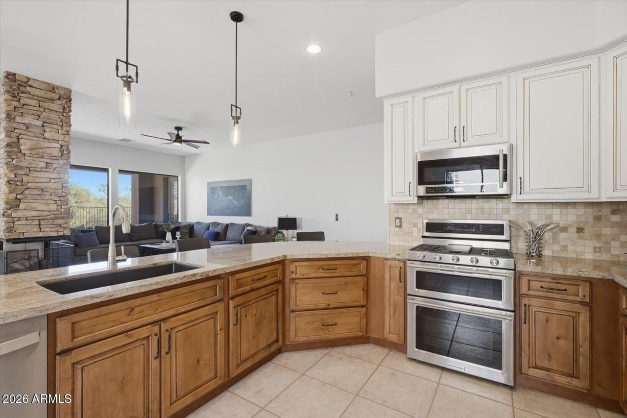 7427 E Evening Glow Dr - Photo 7 of 50