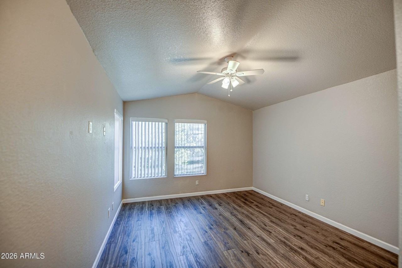 18613 N 35th St - Photo 6 of 10