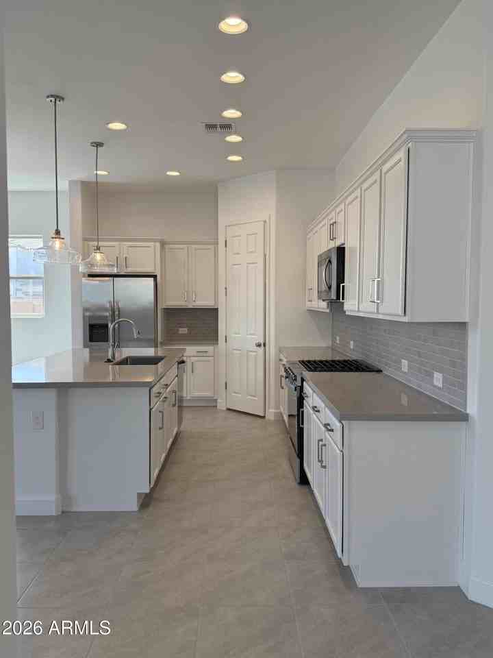 2921 E Mission Ln - Photo 6 of 22