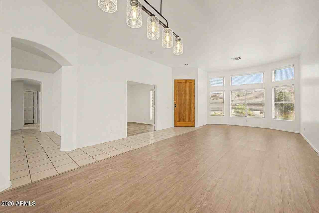 1320 E Cottonwood Ln - Photo 5 of 27