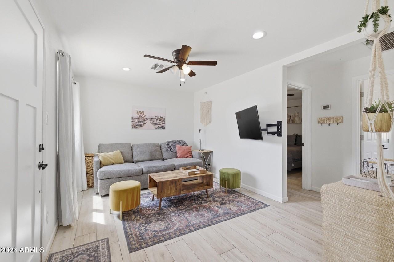 1124 N 14th St - Photo 3 of 15