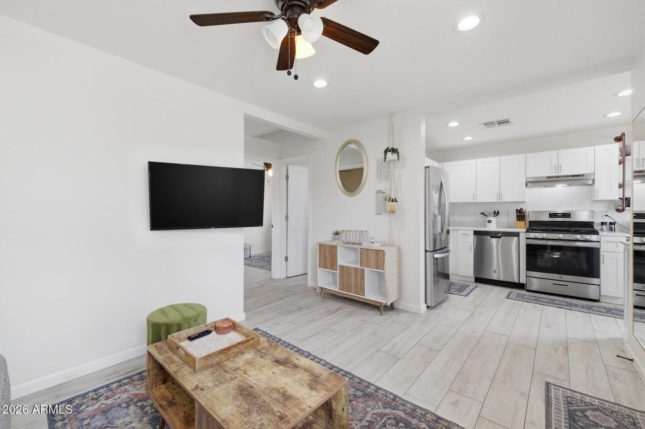 1124 N 14th St - Photo 4 of 15