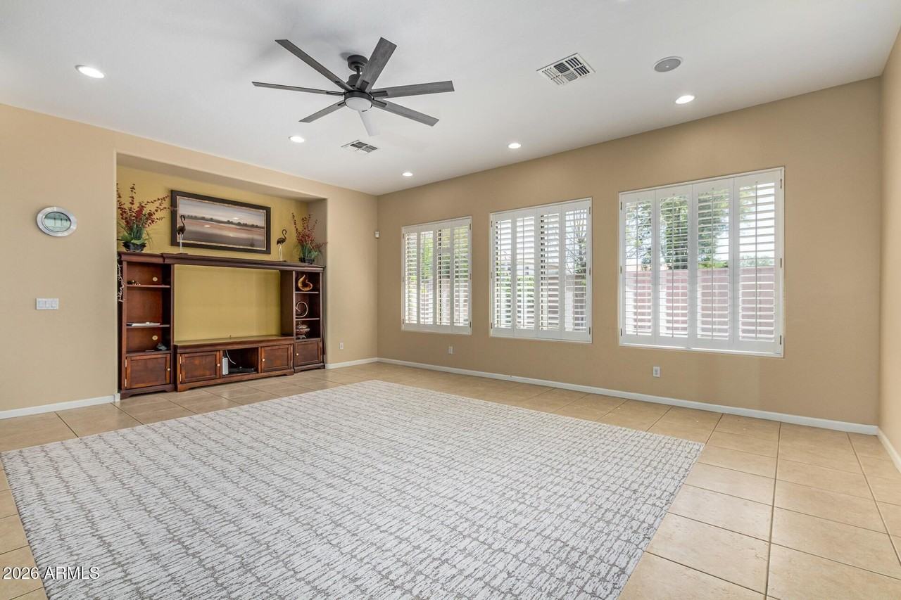 1687 E Carob Dr - Photo 7 of 24