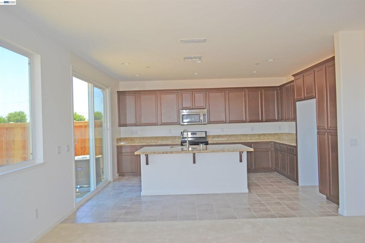2602 Brookshire St - Photo 3 of 11