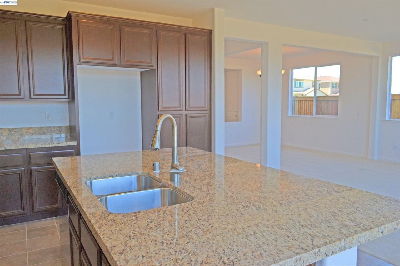 2602 Brookshire St - Photo 4 of 11