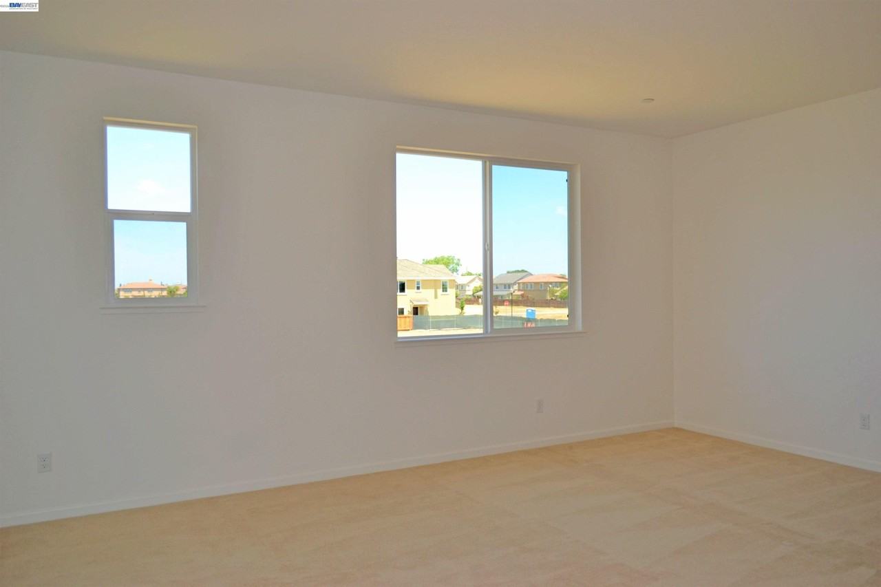 2602 Brookshire St - Photo 7 of 11