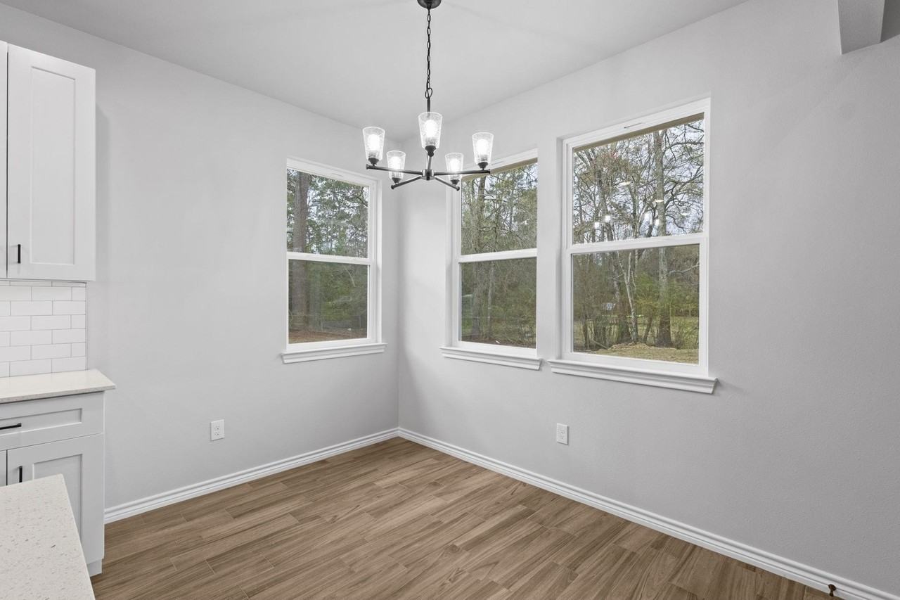 1215 Pine St - Photo 4 of 11