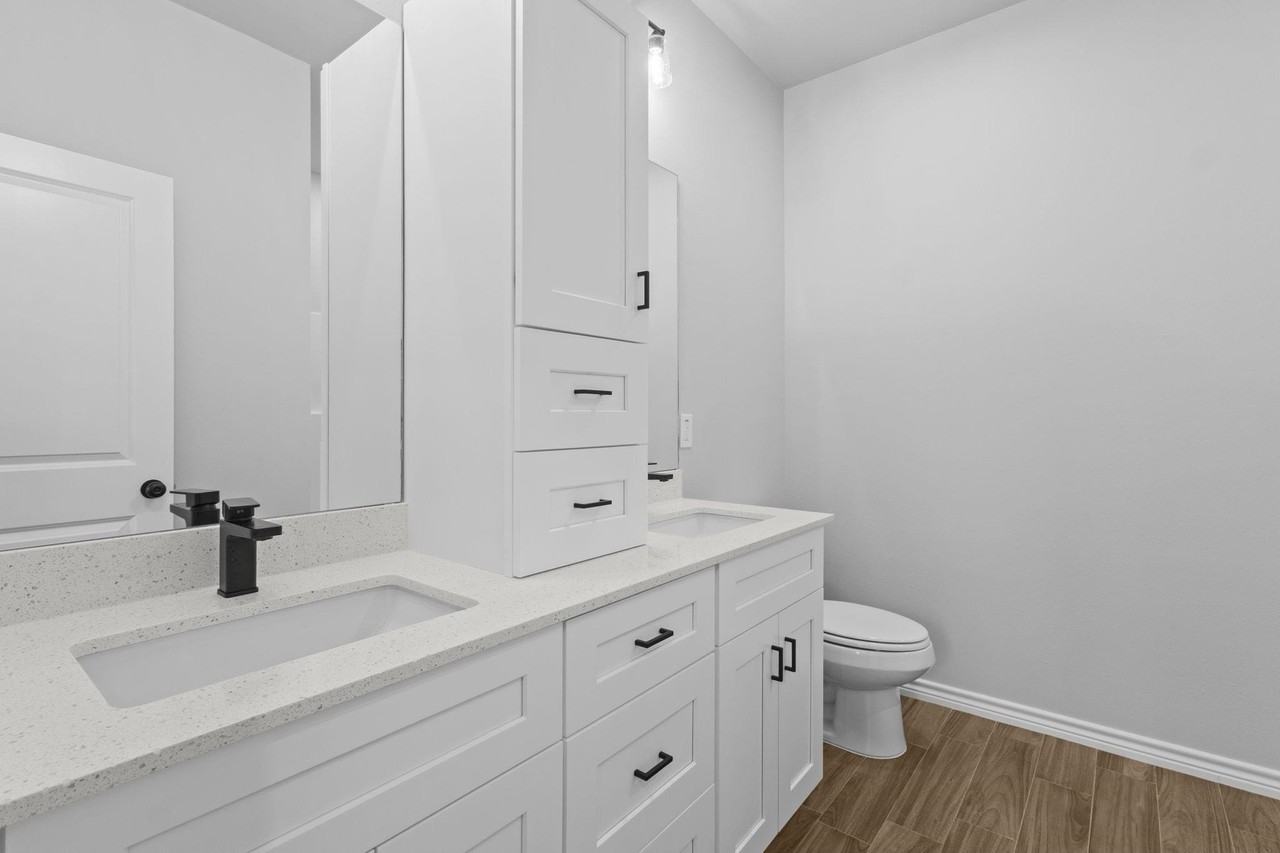 1215 Pine St - Photo 5 of 11
