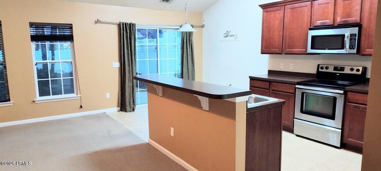 17 Harbison Pl - Photo 4 of 39