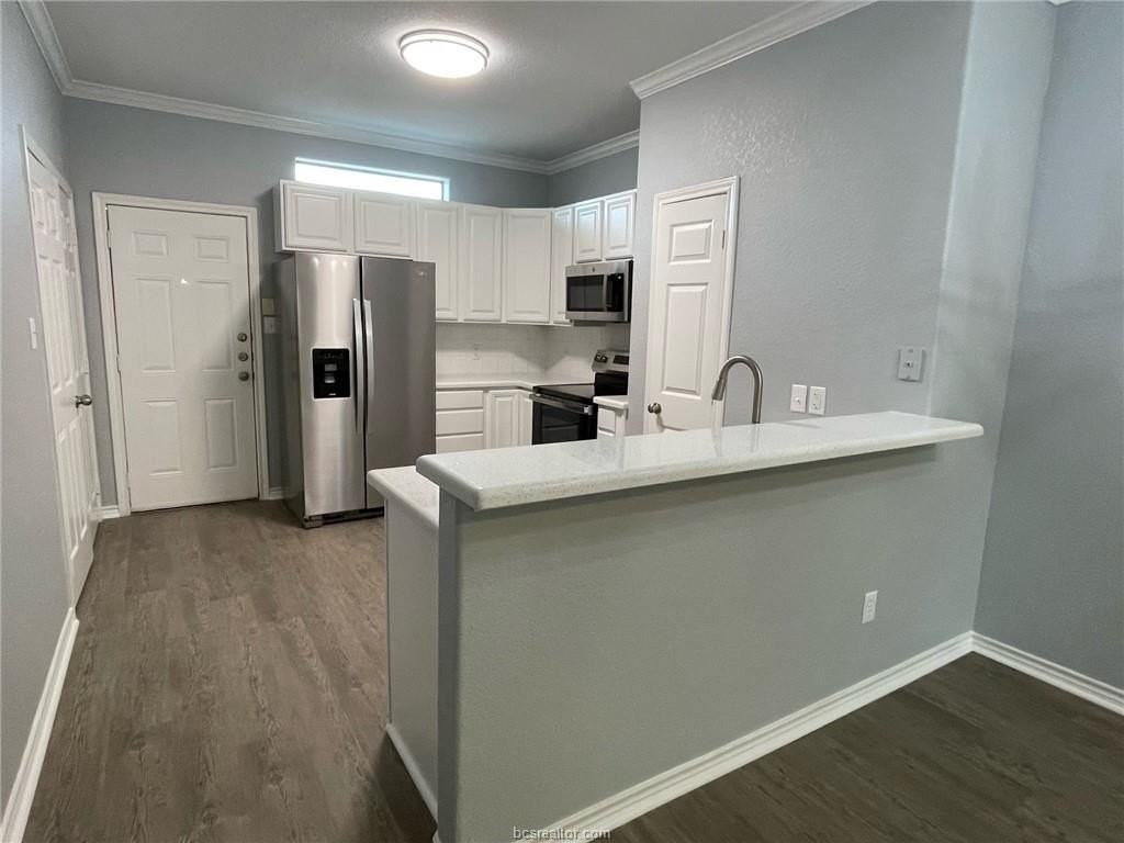 3838 Oldenburg Ln - Photo 2 of 23