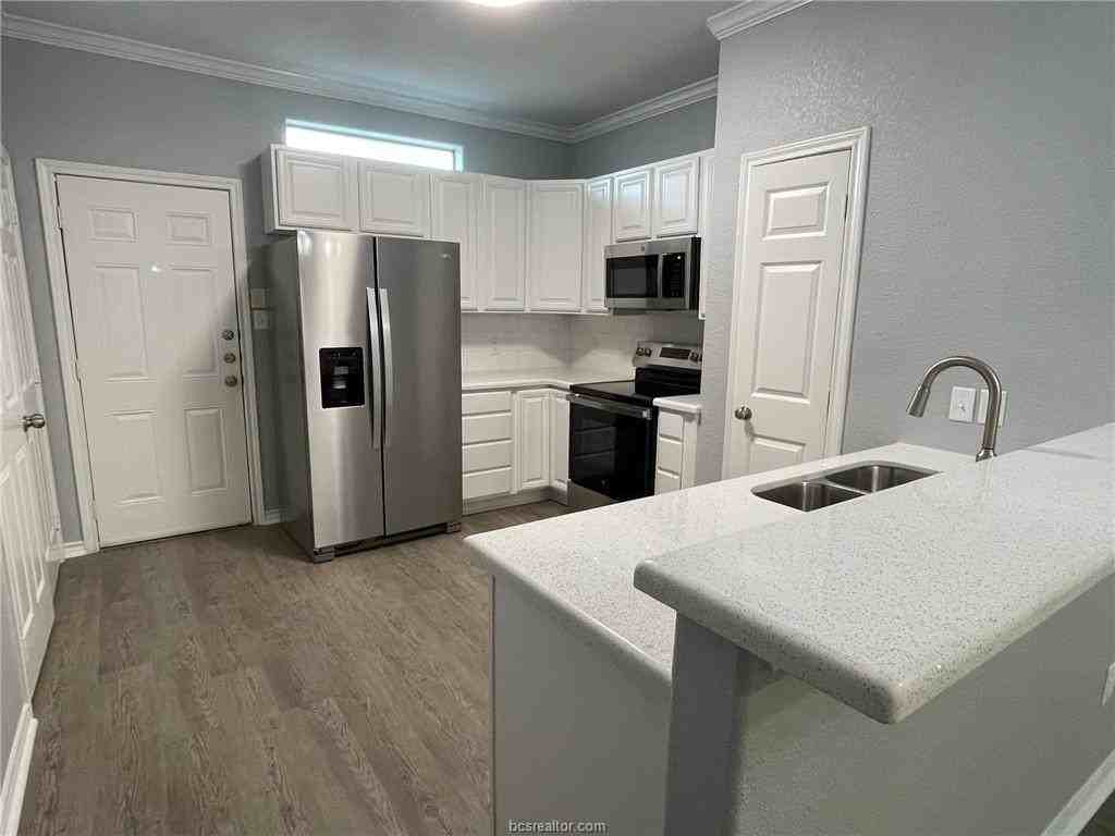 3838 Oldenburg Ln - Photo 3 of 23
