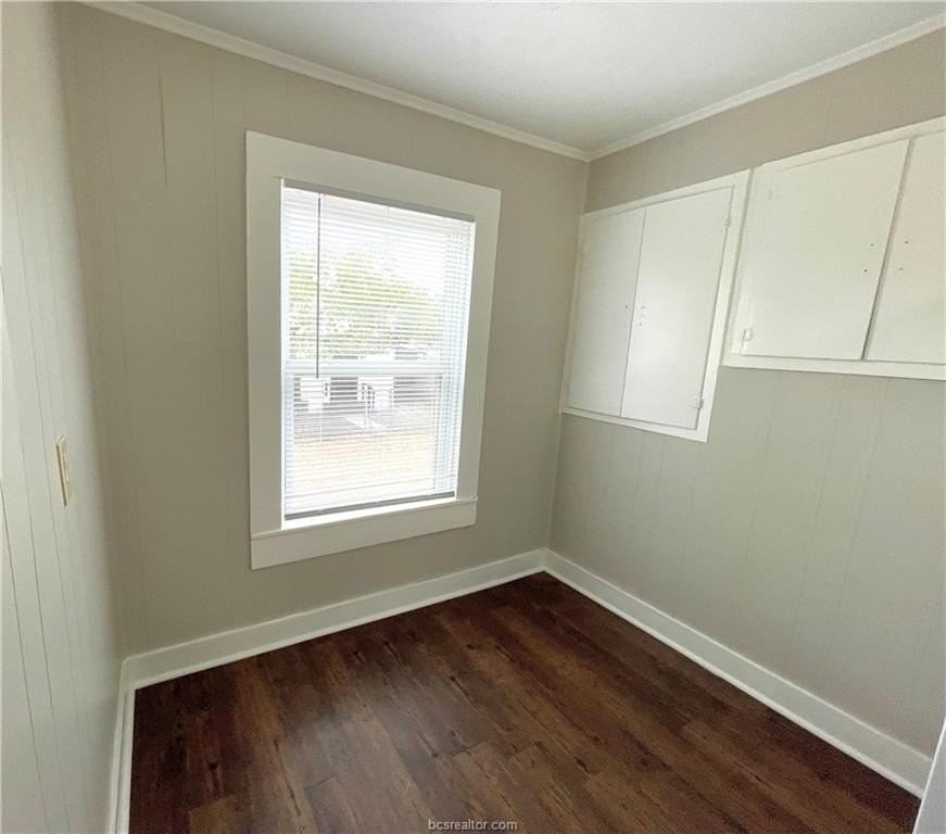 904 E 29th St - Photo 5 of 12