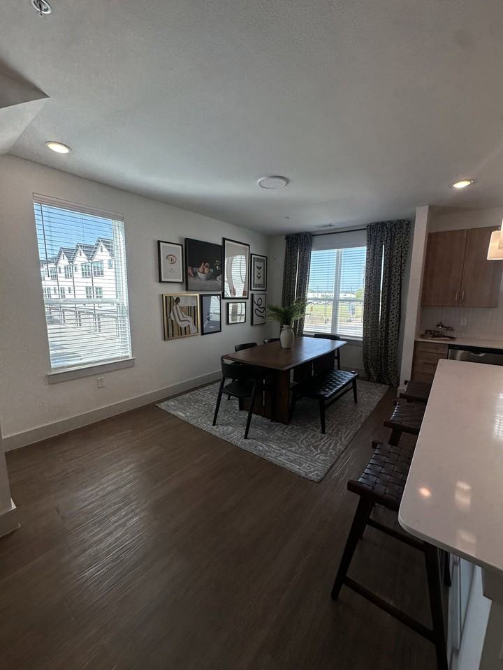1110 Parker St #1105-023 - Photo 2 of 8