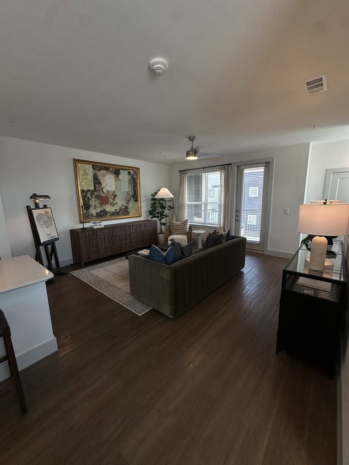 1110 Parker St #1105-023 - Photo 3 of 8