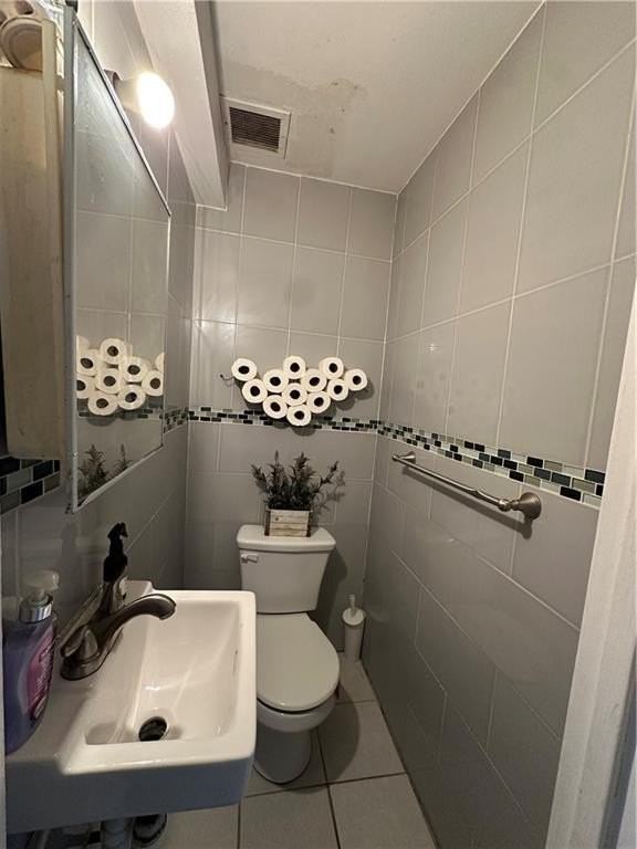 15035 Foch Blvd #1 - Photo 3 of 7