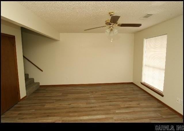 208 S Linden St - Photo 3 of 20