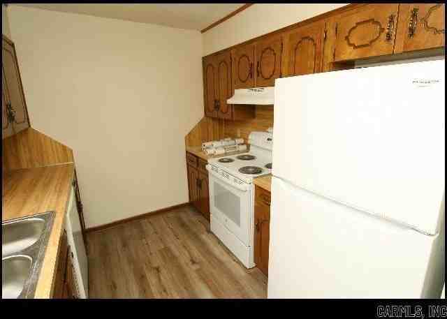 208 S Linden St - Photo 5 of 20