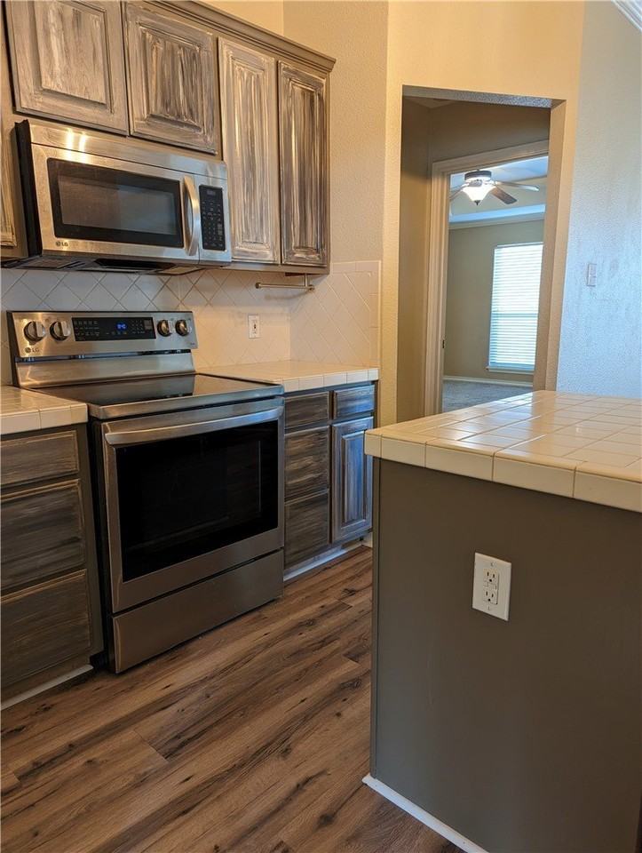 3001 S Fork Dr - Photo 3 of 16