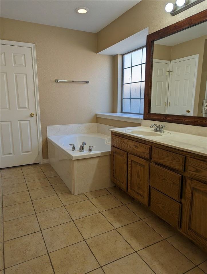 3001 S Fork Dr - Photo 5 of 16