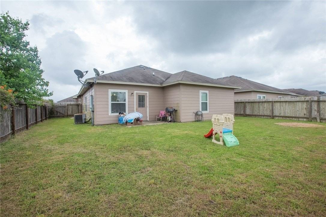 7534 Angelwing Dr - Photo 2 of 12