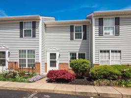 featured image of 952 Charleston Way Dr