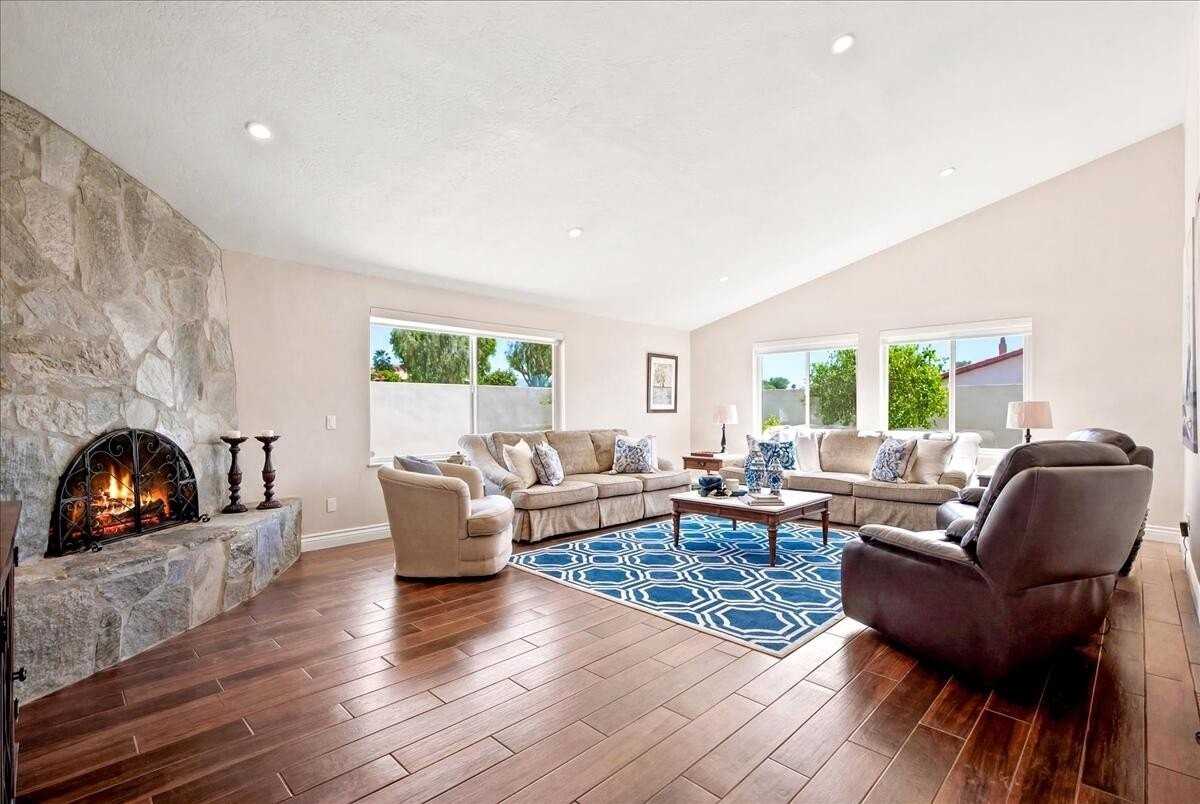 48551 San Pedro St - Photo 4 of 26
