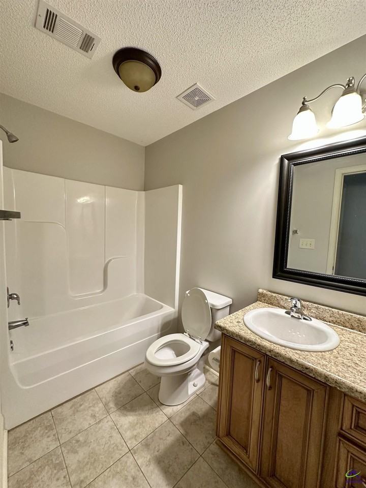 523 Grand Ave - Photo 3 of 15