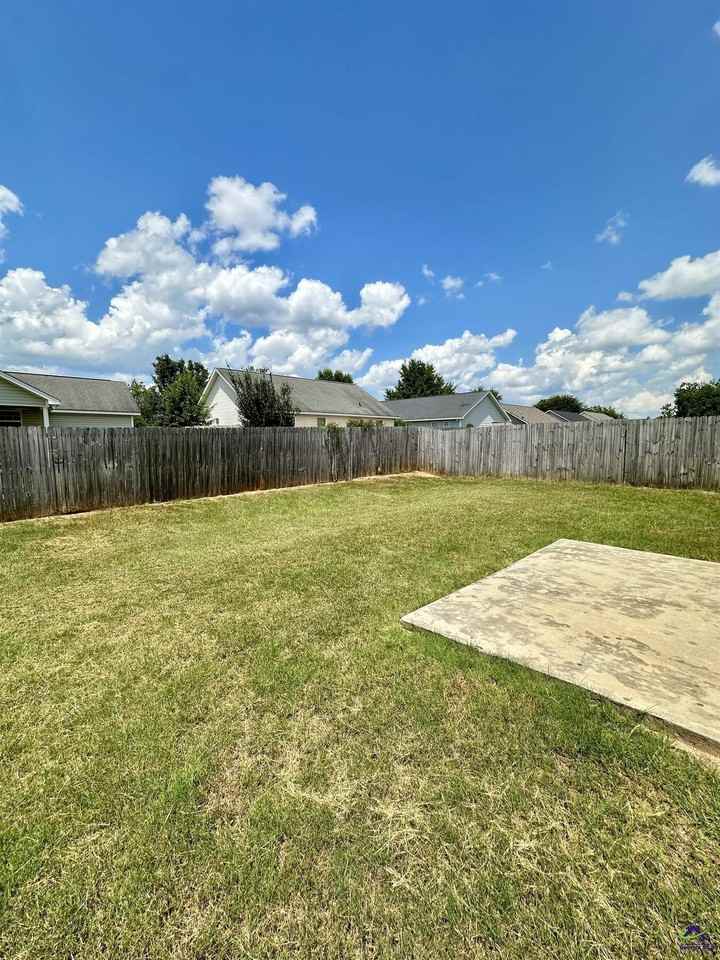 523 Grand Ave - Photo 6 of 15