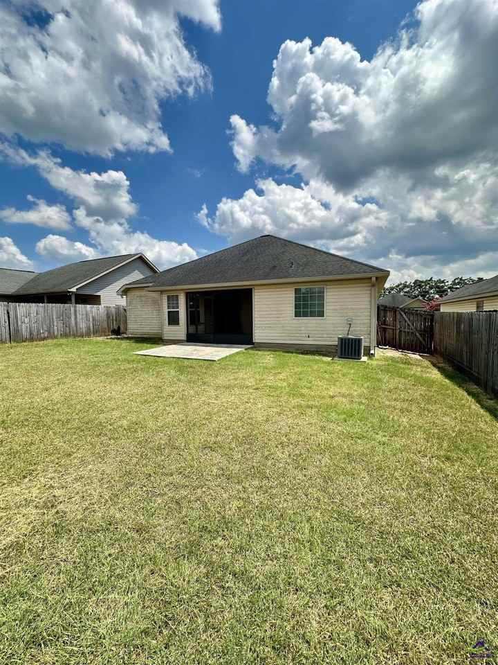 523 Grand Ave - Photo 7 of 15