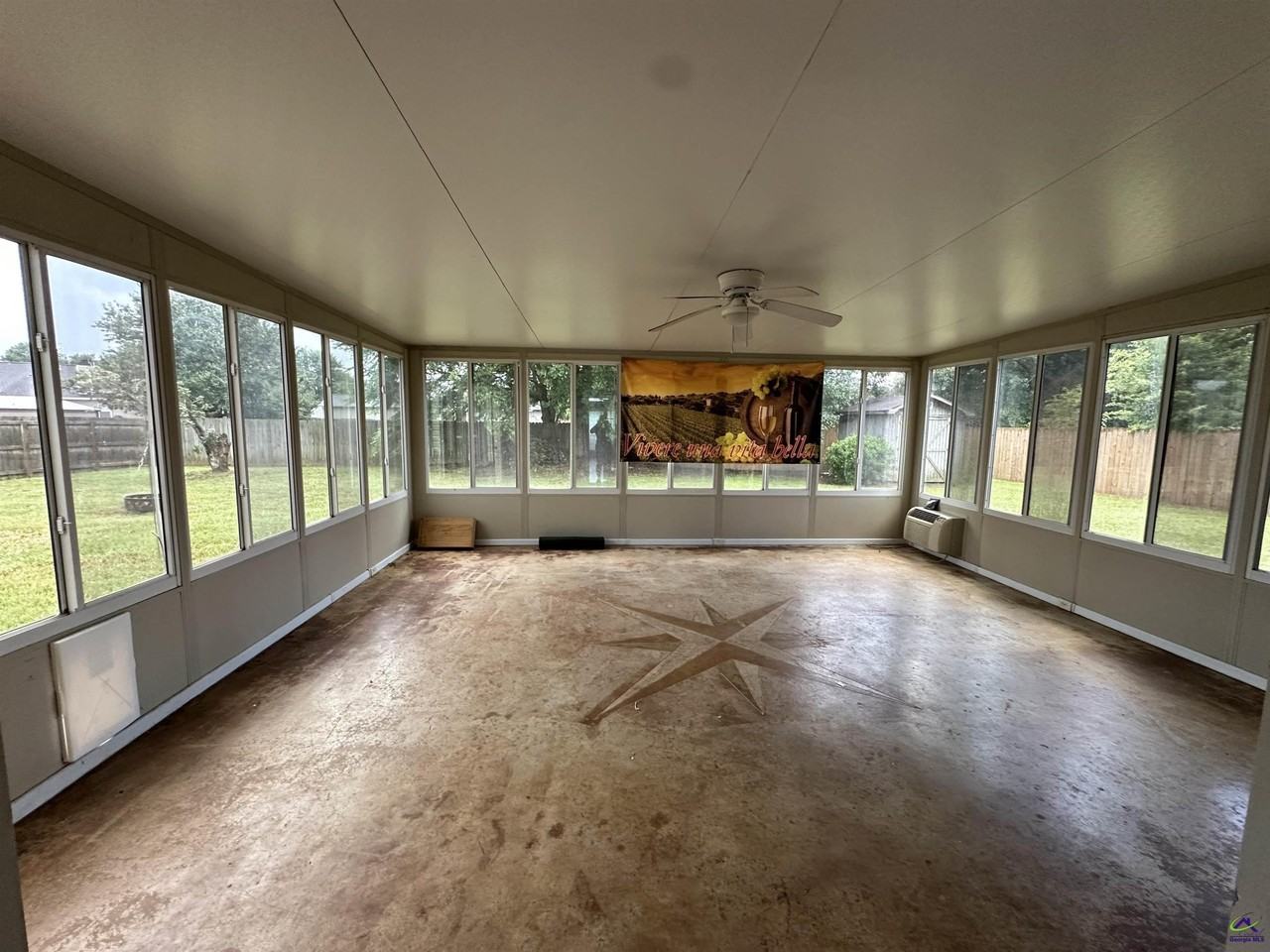 225 Autumn Woods Dr - Photo 4 of 4