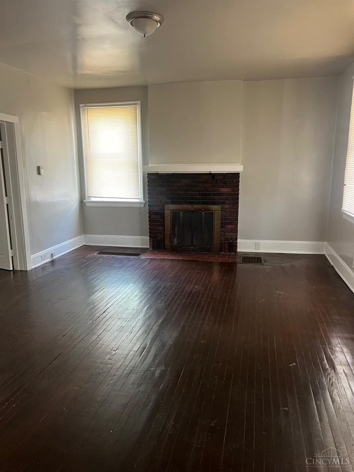 1125 Grand Ave - Photo 3 of 9