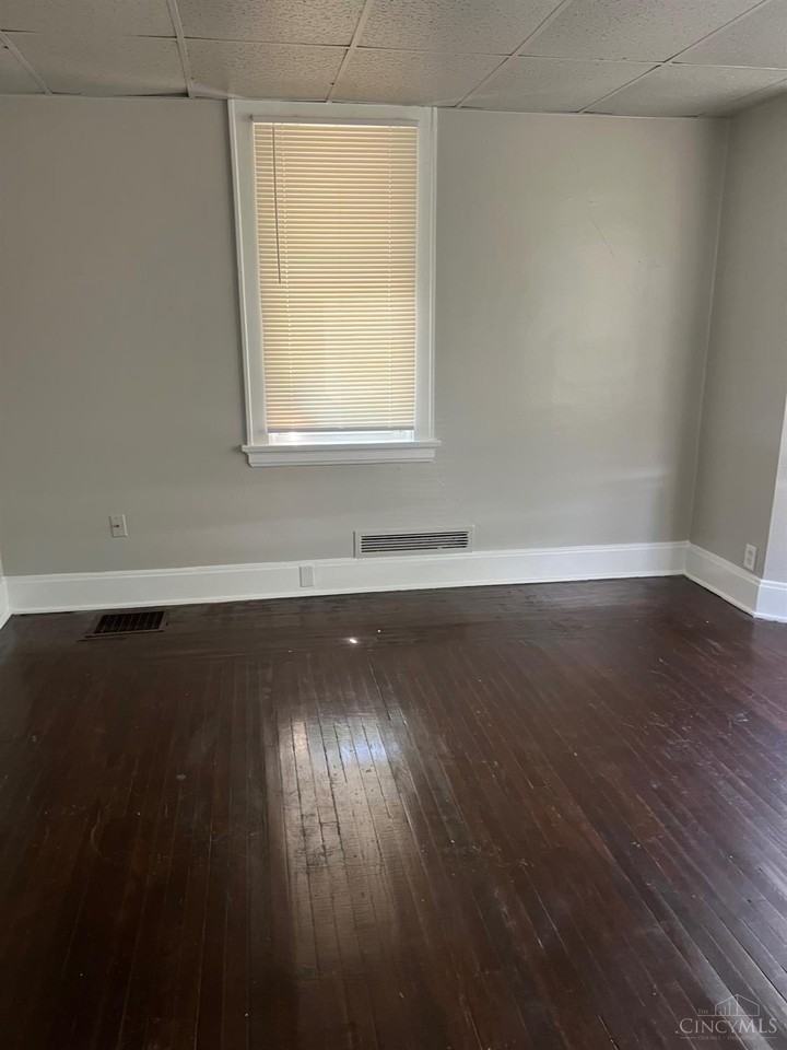 1125 Grand Ave - Photo 4 of 9