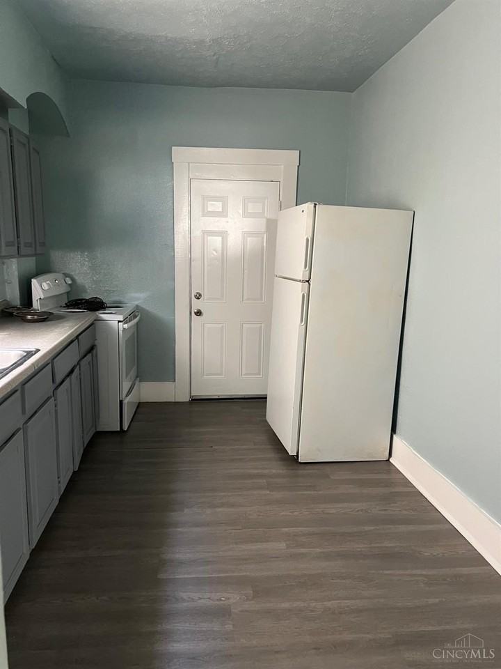 1125 Grand Ave - Photo 5 of 9