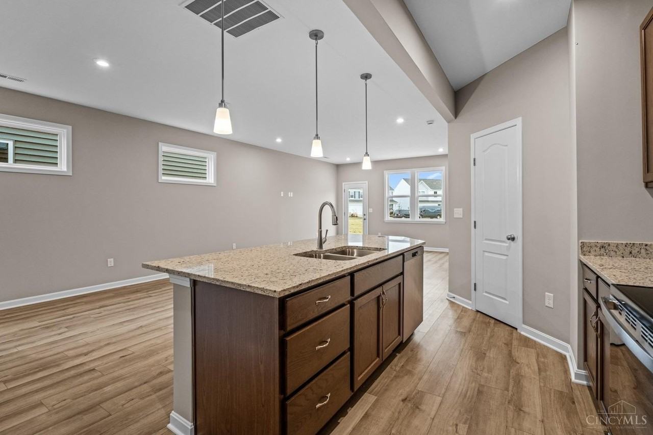 2076 Barleybrook St - Photo 5 of 24
