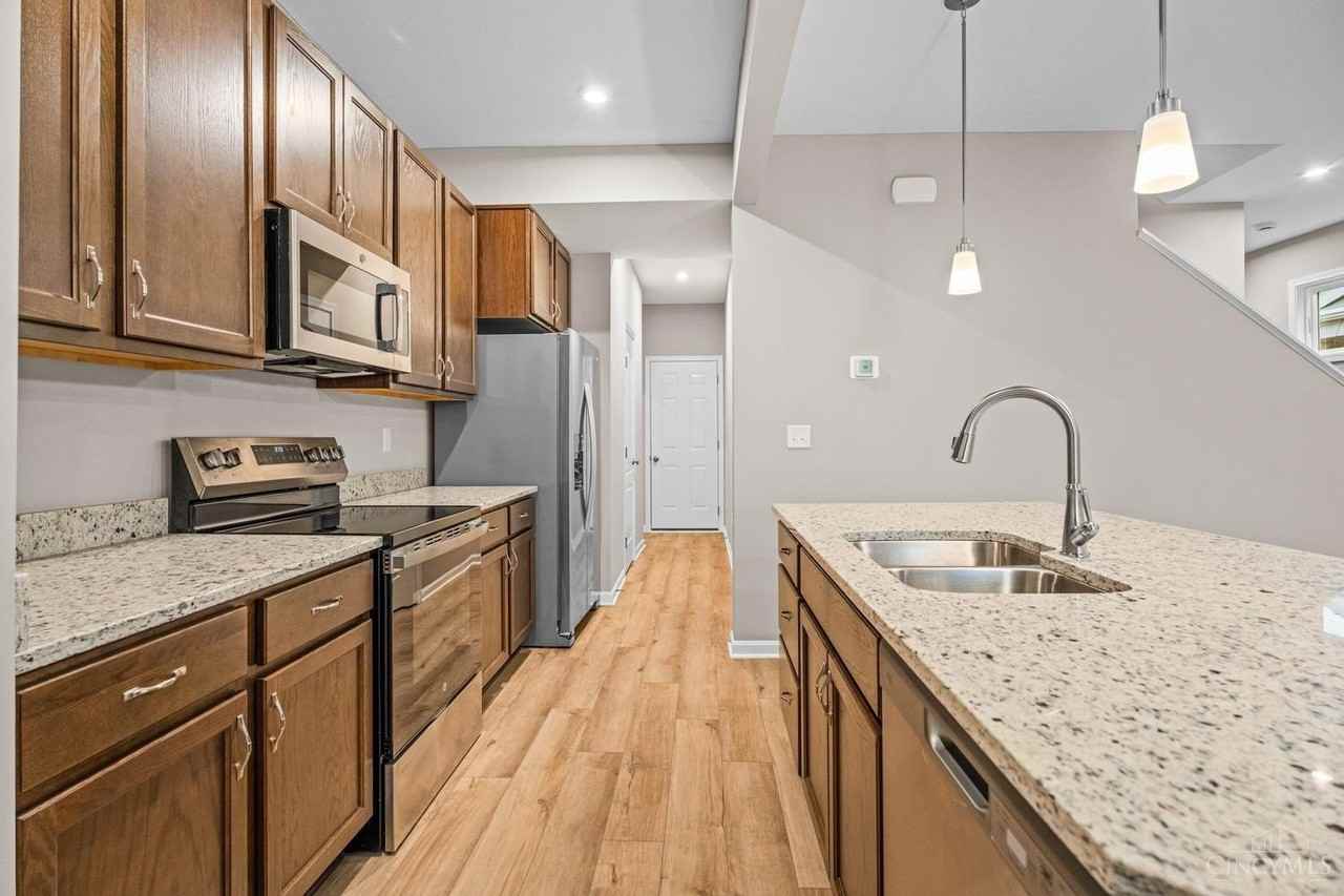 2076 Barleybrook St - Photo 7 of 24