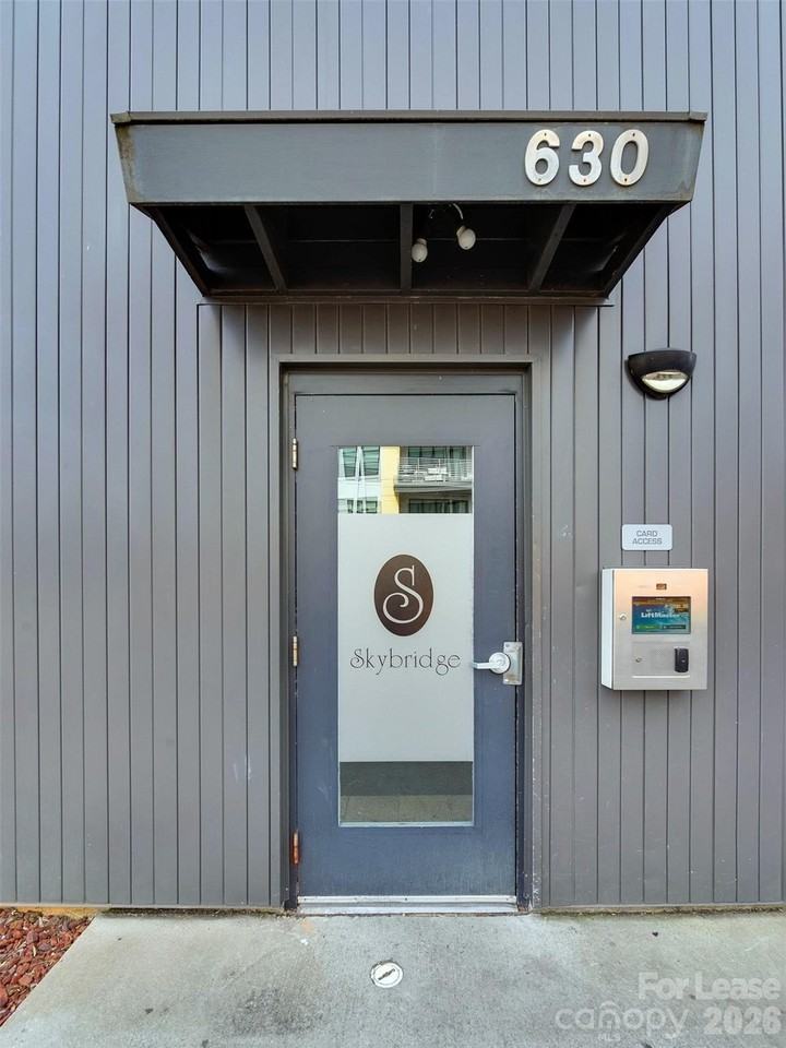 630 Calvert St #407 - Photo 2 of 31