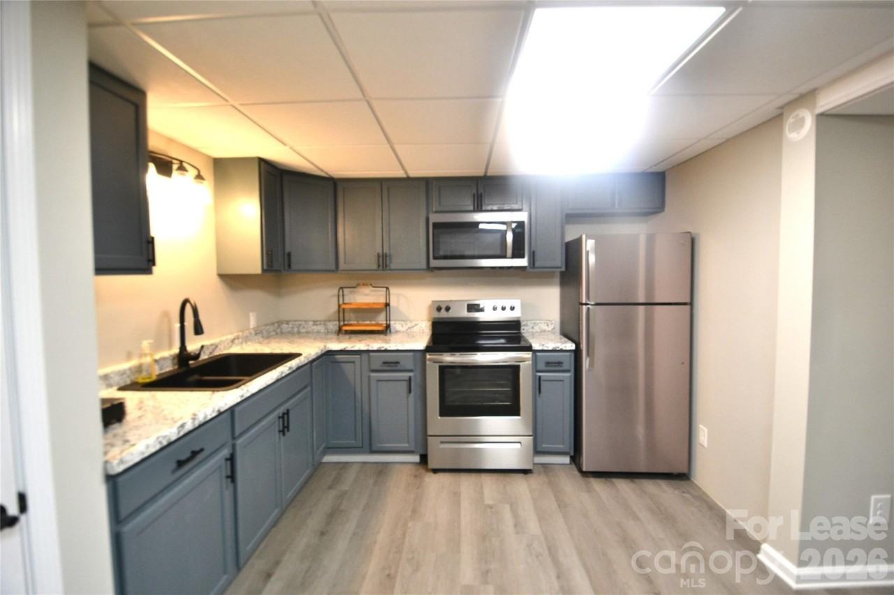 120 Cardinal Dr - Photo 4 of 19