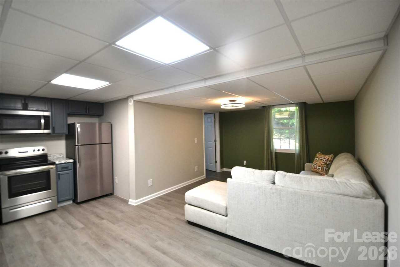 120 Cardinal Dr - Photo 6 of 19