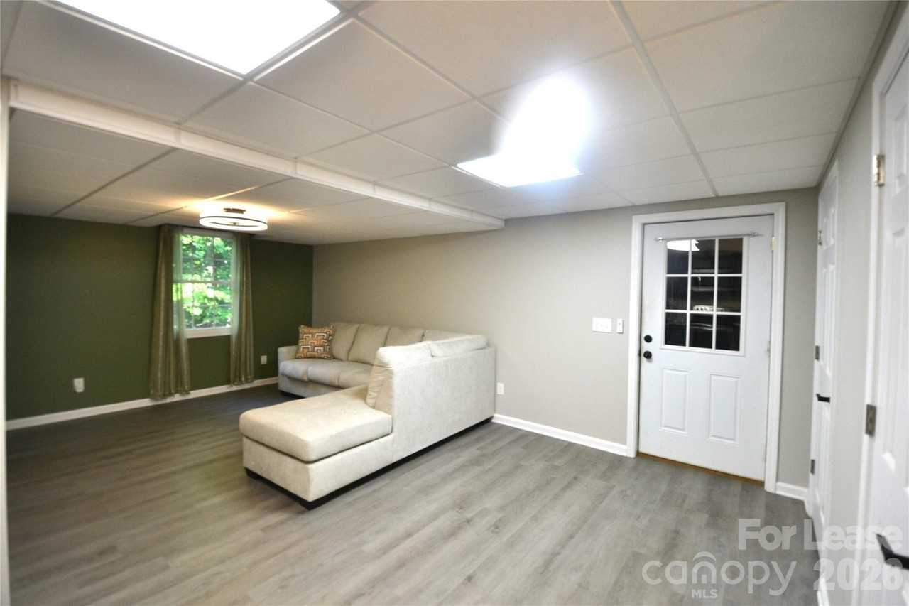 120 Cardinal Dr - Photo 7 of 19
