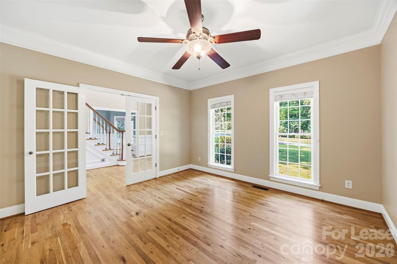 2317 Winding Oaks Trl - Photo 5 of 26