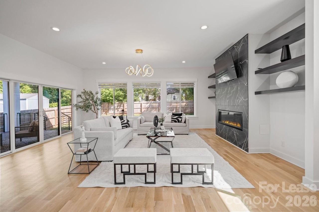 3008 Holt St - Photo 6 of 44