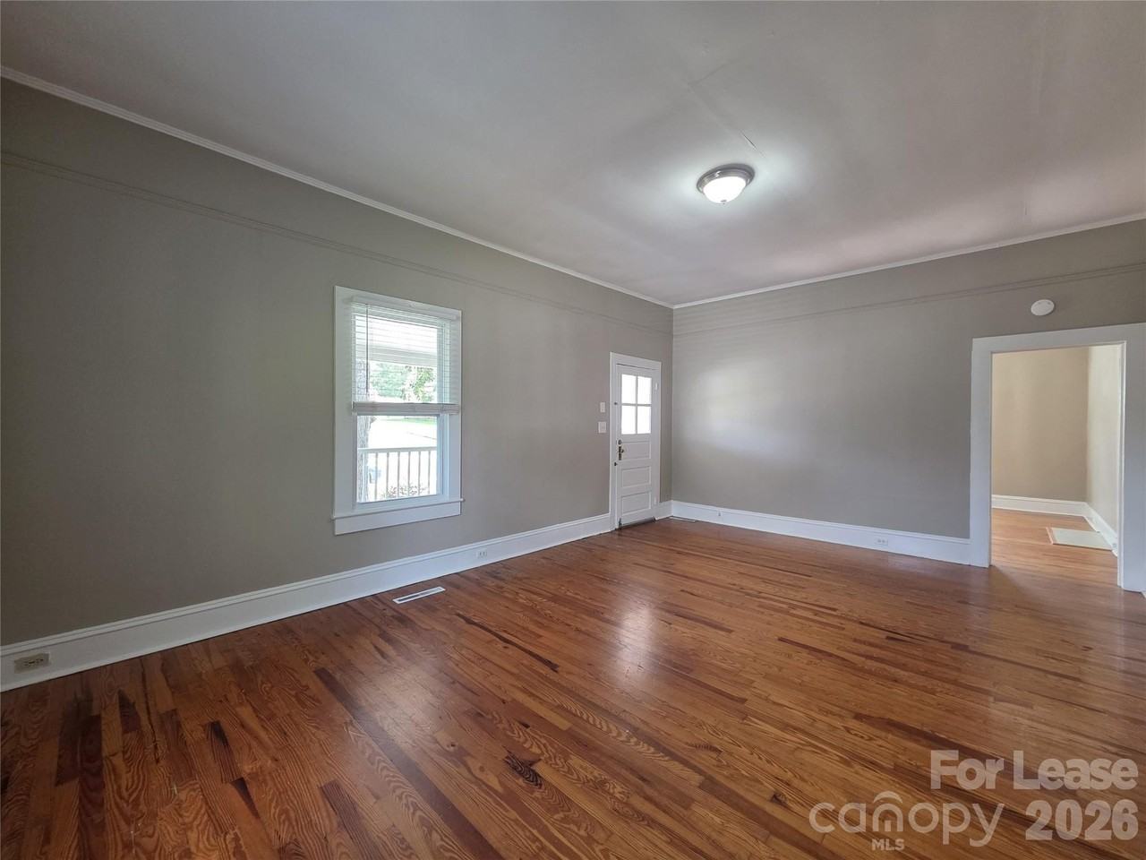 511 W 7th St - Photo 3 of 14