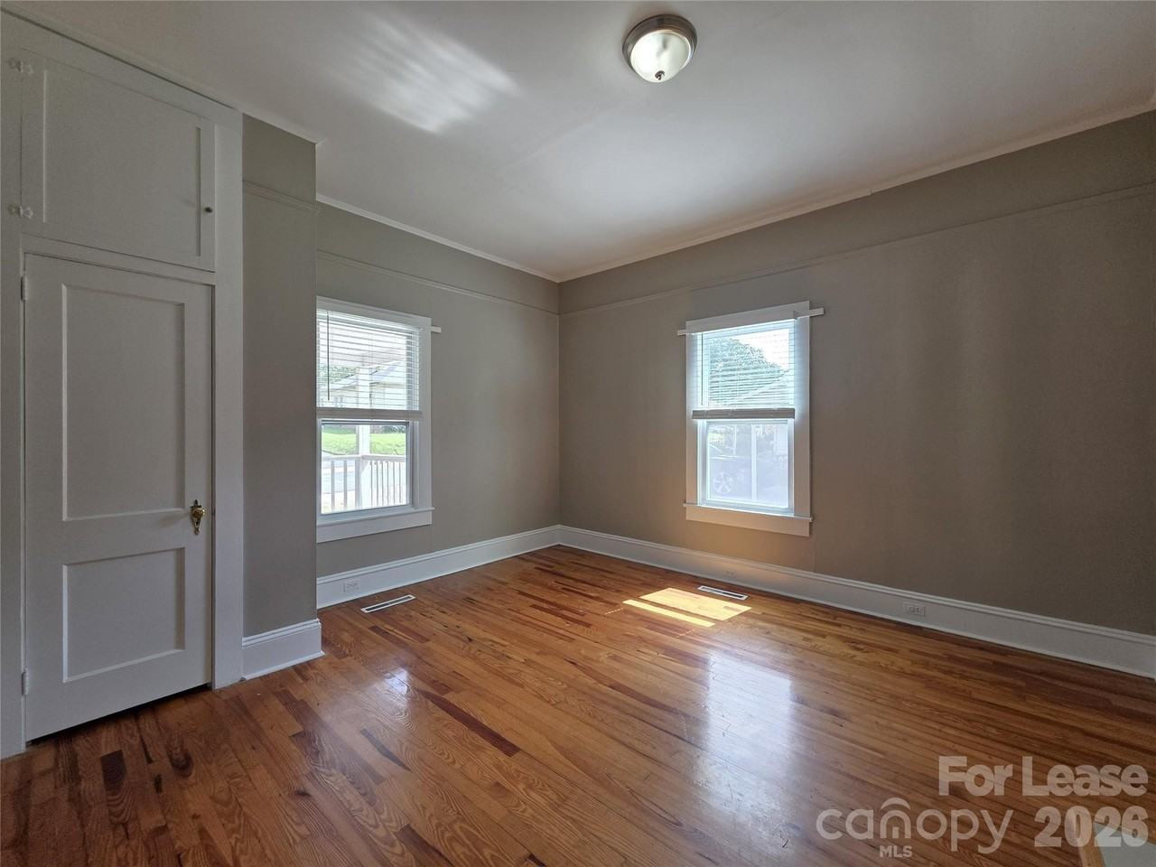 511 W 7th St - Photo 6 of 14