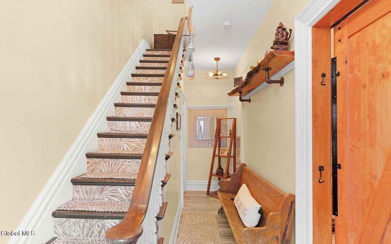 153 Barrett St - Photo 6 of 8